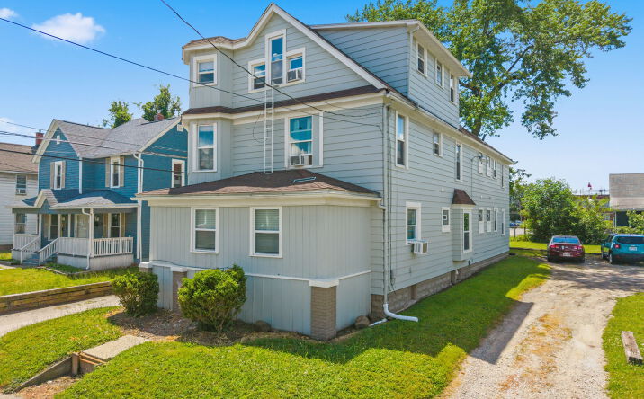 Pictures of Multifamily property located at 246 5th Street Northwest, Barberton, OH 44203 for sales - image #1