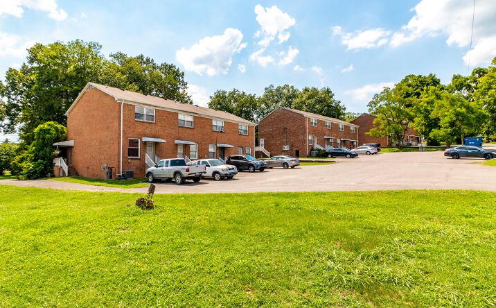 Pictures of Multifamily property located at 1012 - 1034 Hickory Hill Ln, Nashville, TN 37076 for sales - image #1