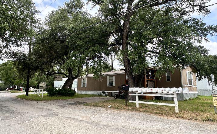 Pictures of Mobile Home Park property located at 1712 Hofheinz Street, San Marcos, TX 78666 for sales - image #1