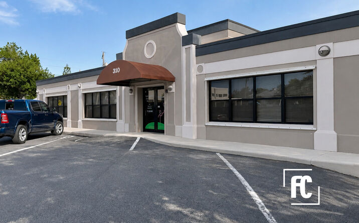 Pictures of Office, Mixed Use, Special Purpose property located at 310 Southwest Ocean Boulevard, Stuart, FL 34994 for sales - image #1