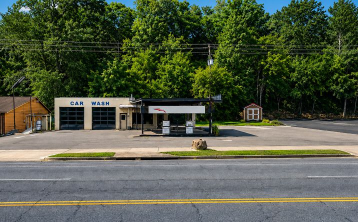 Pictures of Retail property located at 788 CHICKAMAUGA AVE, ROSSVILLE, GA 30741-1405 for sales - image #1
