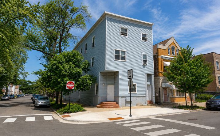 Pictures of Multifamily property located at 1824 W 46th St, Chicago, IL 60609 for sales - image #1