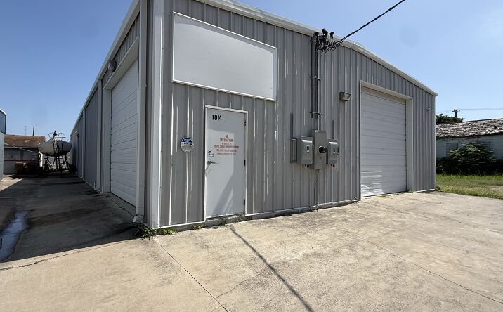 Pictures of Industrial, Mixed Use, Self Storage property located at 1014 LAREDO ST, CORPUS CHRISTI, TX 78401 for sales - image #1
