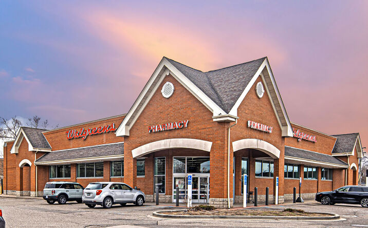Pictures of Retail property located at 31415 FORD RD, GARDEN CITY, MI 48135-1821 for sales - image #1