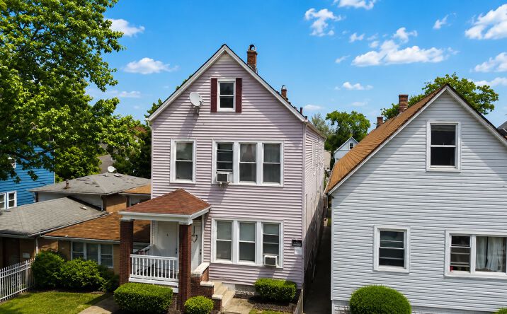 Pictures of Multifamily property located at 4521 S Honore St, Chicago, IL 60609 for sales - image #1