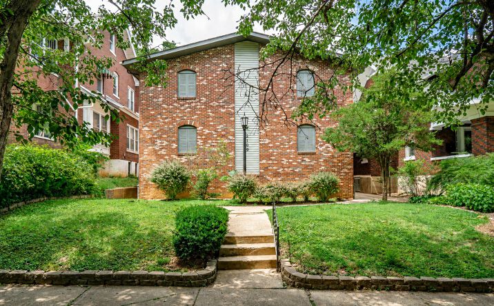 Pictures of Multifamily property located at 2189 Baringer Avenue, Louisville, KY 40204 for sales - image #1