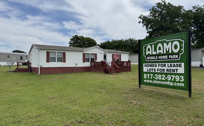 Pictures of Retail property located at 401 Decatur Street, Bowie, TX 76230 for sales - image #1