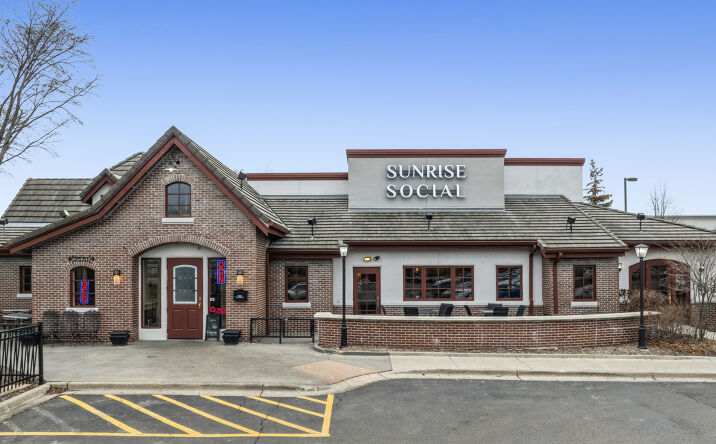 Pictures of Retail property located at 2561 County Line Rd, Algonquin, IL 60102 for sales - image #1