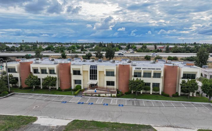 Pictures of Office property located at 7011 N. Howard, Fresno, CA 93720 for sales - image #1