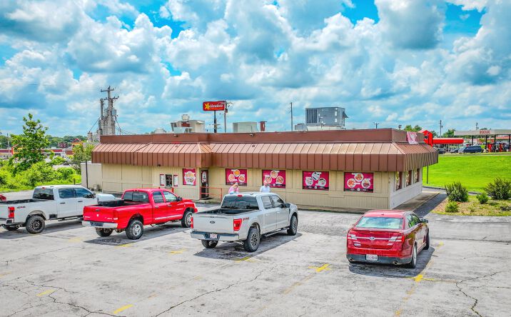 Pictures of Retail property located at 512 South Ash Street, Buffalo, MO 65622 for sales - image #1