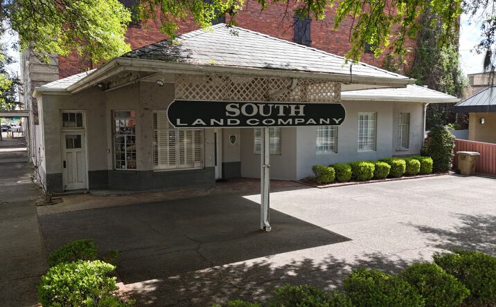 Pictures of Office property located at 30 Lauderdale St, Selma, AL 36701 for sales - image #1