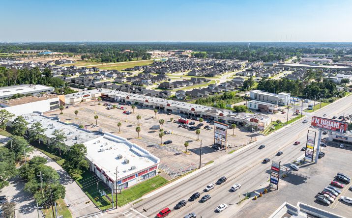 Pictures of Retail property located at 921 Farm to Market 1960, Houston, TX 77090 for sales - image #1