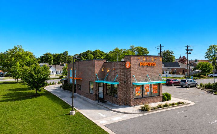 Pictures of Retail property located at 72 E Franklin St, Hartwell, GA 30643 for sales - image #1