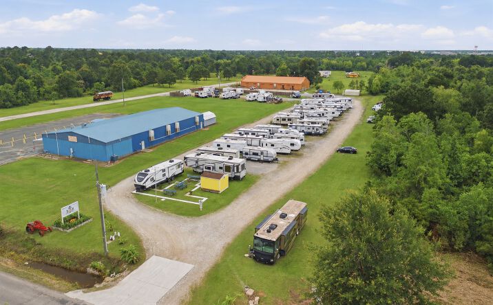 Pictures of Multifamily, Mobile Home Park, Business for Sale property located at 3401 E Prien Lake Road, Lake Charles, LA 70615 for sales - image #1