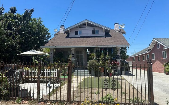 Pictures of Multifamily property located at 927 W 48th Street, Los Angeles, CA 90037 for sales - image #1