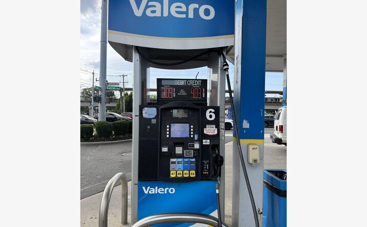 Pictures of Retail, Special Purpose, Business for Sale property located at 207 Sunrise Highway, Bellmore, NY 11710 for sales - image #1