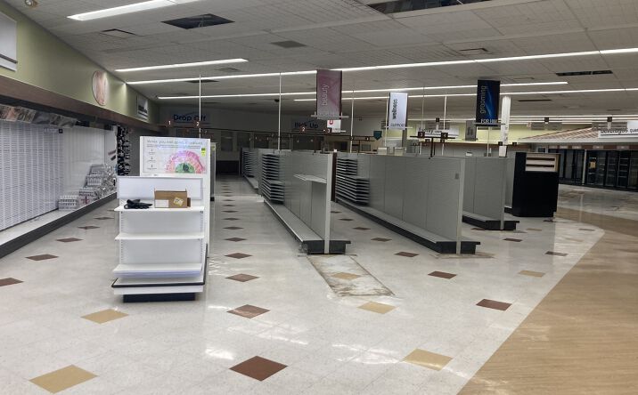 Pictures of Retail property located at 214 Central Ave, Silver Creek, NY 11221 for sales - image #1