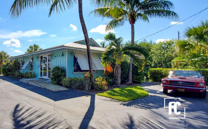 Pictures of Retail, Office, Mixed Use property located at 4575 Southeast Dixie Highway, Stuart, FL 34997 for sales - image #1