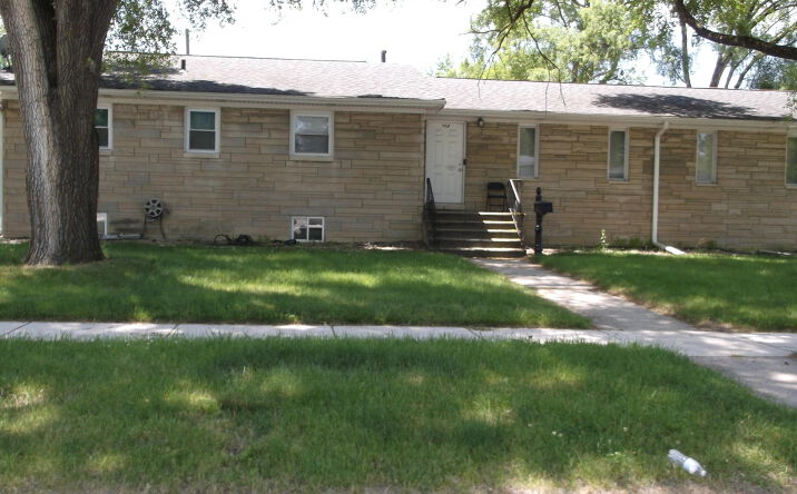 Pictures of Multifamily property located at 704 N Oakwood Drive, Griffith, IN 46319 for sales - image #1