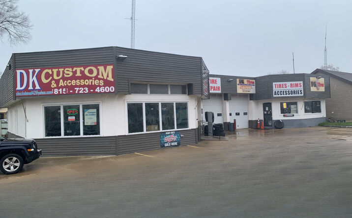 Pictures of Business for Sale, Retail property located at 935 W JEFFERSON Street, Joliet, IL 60435 for sales - image #1