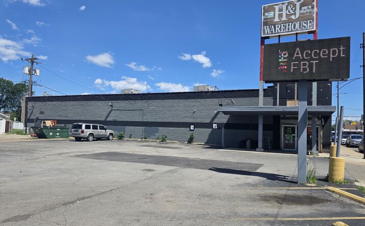Pictures of Retail property located at 5132 S Racine Avenue, Chicago, IL 60609 for sales - image #1