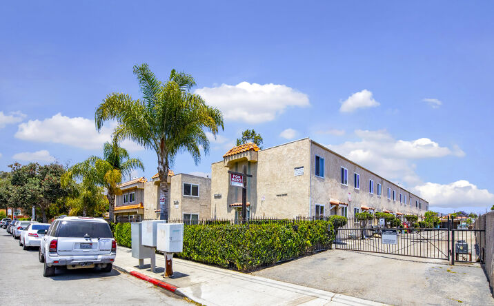 Pictures of Multifamily property located at 401 West Ramona Street, Ventura, CA 93001 for sales - image #1