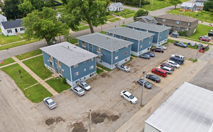 Pictures of Multifamily property located at 806 15th Avenue SW, Cedar Rapids, IA 52404 for sales - image #1