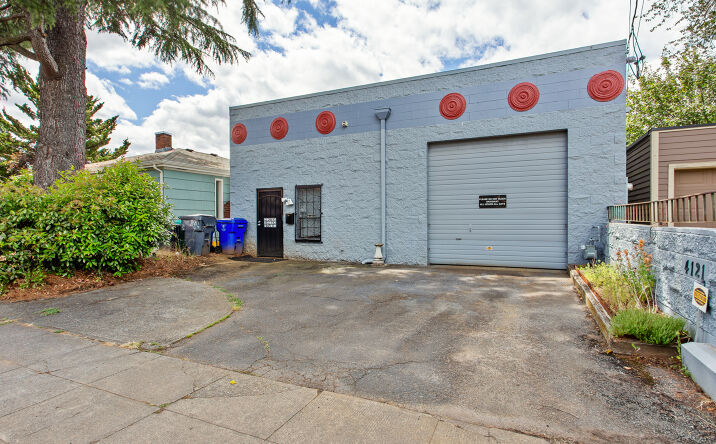 Pictures of Mixed Use property located at 4121 SE 60TH AVE, PORTLAND, OR 97206-3705 for sales - image #1