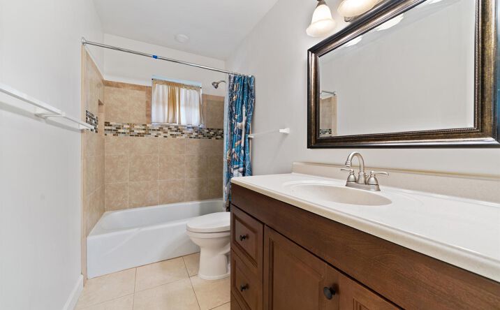Pictures of Multifamily property located at 2016 Joy-rene Lane, North Palm Beach, FL 33408 for sales - image #1