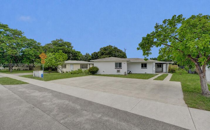 Pictures of Multifamily property located at 2343 NW 28th St, Oakland Park, FL 33311 for sales - image #1