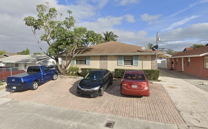 Pictures of Multifamily property located at 1005 Green Street, West Palm Beach, FL 33405 for sales - image #1