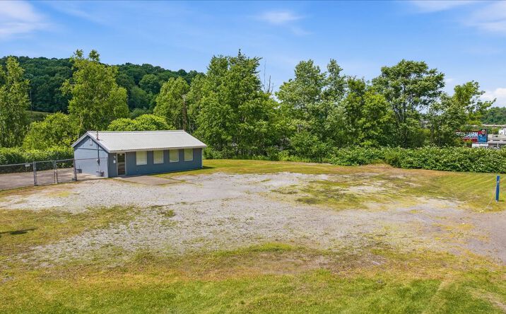 Pictures of Retail, Office, Industrial property located at 178 Pittsburgh Road, Butler, PA 16001 for sales - image #1