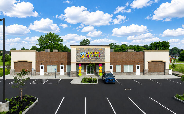 Pictures of Retail property located at 658 Commerce Drive, Pickerington, OH 43147 for sales - image #1