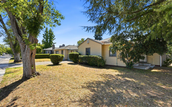 Pictures of Senior Living property located at 1002 LOCHBRAE RD, SACRAMENTO, CA 95815 for sales - image #1