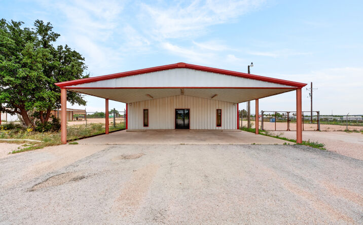 Pictures of Industrial property located at 9400 South Service Road I-20, Big Spring, TX 79720 for sales - image #1