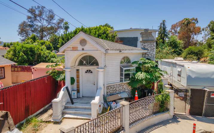 Pictures of Multifamily property located at 4463 Bellflower Avenue, West Toluca Lake, CA 91602 for sales - image #1
