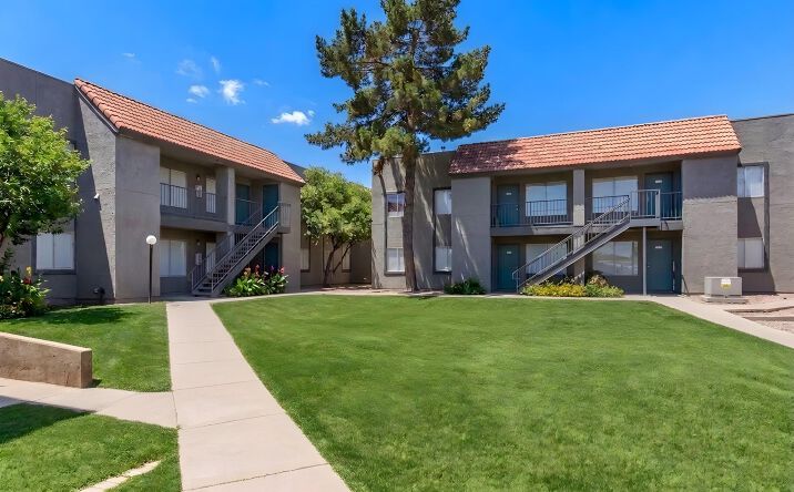 Pictures of Multifamily property located at 40 E SUNLAND AVE, PHOENIX, AZ 85040-9300 for sales - image #1