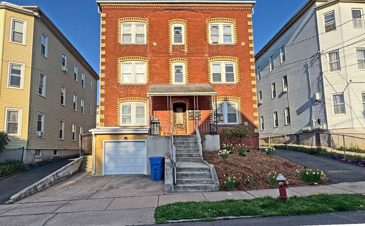 Pictures of Multifamily property located at 146 GROVE ST, NEW BRITAIN, CT 06053 for sales - image #1