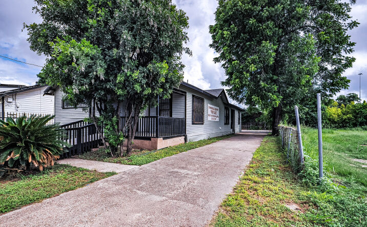 Pictures of Office property located at 105 DRAKE AVE, SAN ANTONIO, TX 78204-2406 for sales - image #1
