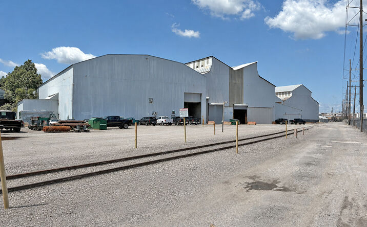 Pictures of Industrial property located at 1162 16th Street, Granite City, IL 62040 for sales - image #1