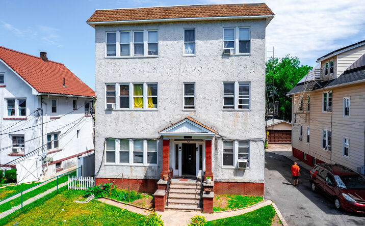 Pictures of Multifamily property located at 423 Jersey Avenue, Elizabeth, NJ 07202 for sales - image #1