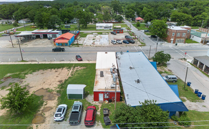 Pictures of Retail, Business for Sale property located at 206 West Ferry Street, Salina, OK 74365 for sales - image #1