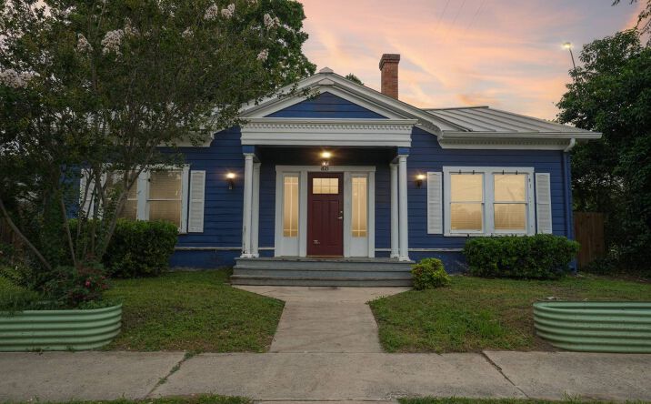821 E Quincy St, San Antonio