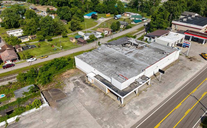Pictures of Office property located at 5548 East Dupont Avenue, Cedar Grove, WV 25039 for sales - image #1