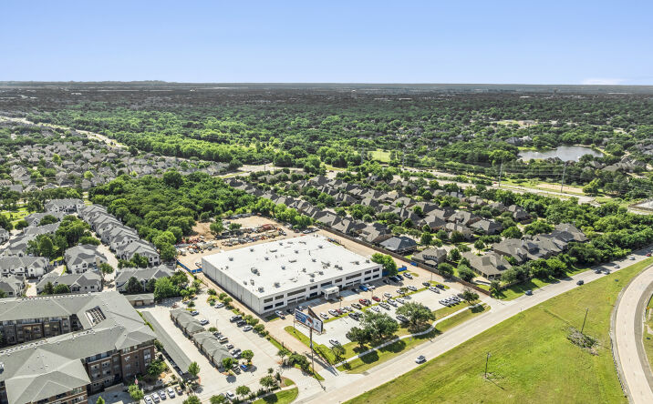Pictures of Industrial property located at 2300 North Industrial Boulevard, Euless, TX 76039 for sales - image #1