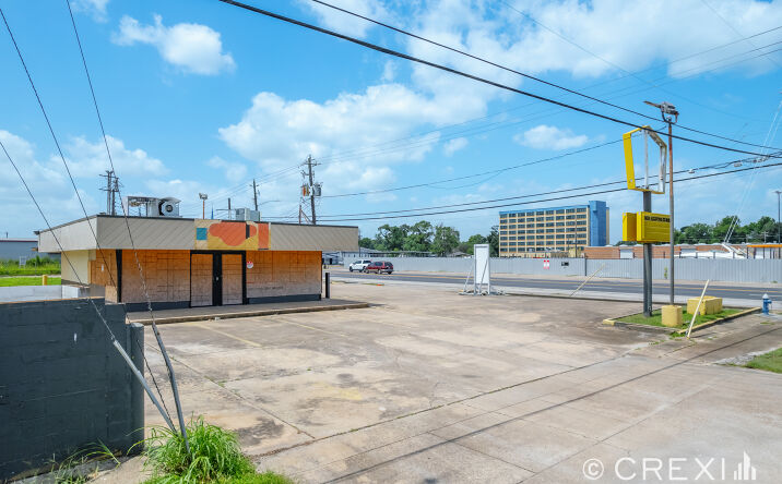 Pictures of Retail property located at 8926 Jensen Dr, Houston, TX 77093 for sales - image #1
