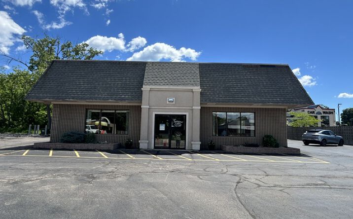 Pictures of Retail, Hospitality property located at 3707 30th Avenue, Kenosha, WI 53144 for sales - image #1