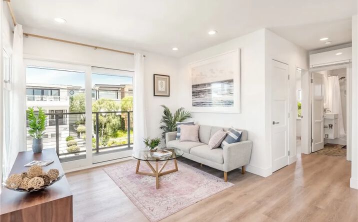 Pictures of Multifamily property located at 428 25th, Hermosa Beach, CA 90254 for sales - image #1