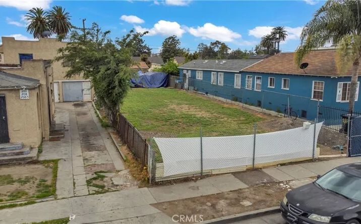 Pictures of Land property located at 214 W 92nd, Los Angeles, CA 90003 for sales - image #1
