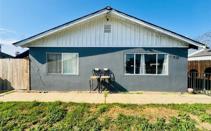 Pictures of Multifamily property located at 713 Iris, Bakersfield, CA 93308 for sales - image #1